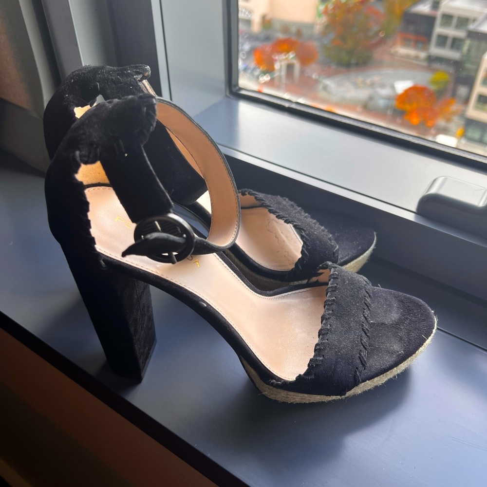 Pelle Mode Ankle Strap Platform Sandal